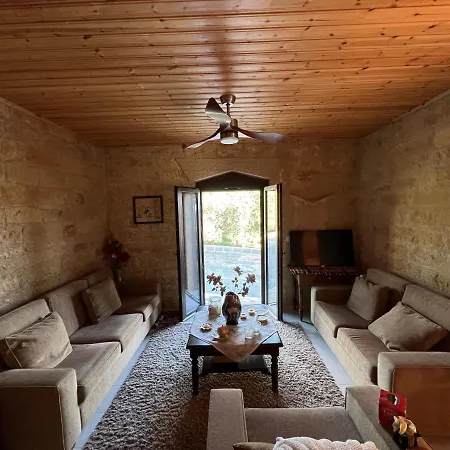 Cosy Piano Village In Nyaraló *