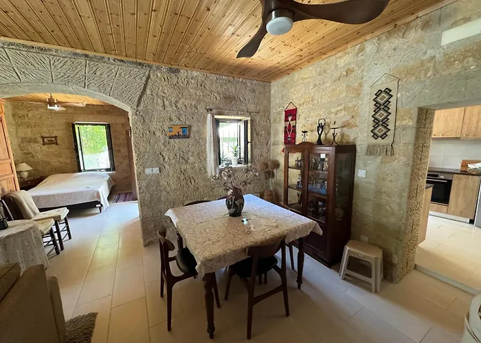 Cosy Piano Village In Pachna